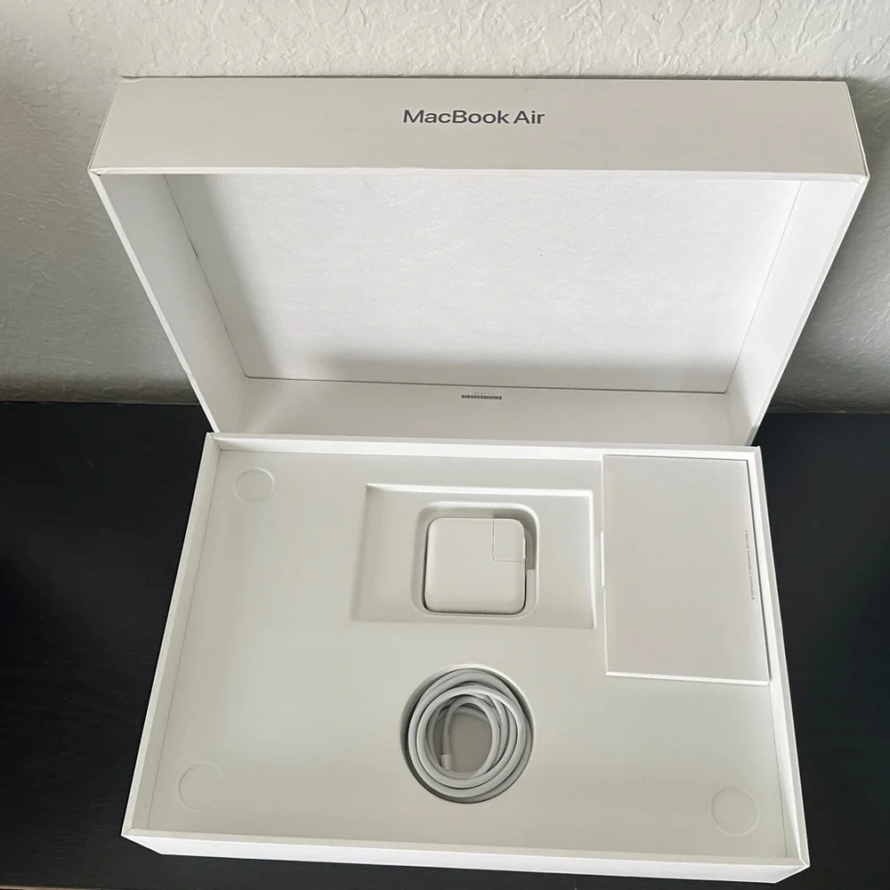 Apple MacBook Air Packaging in White